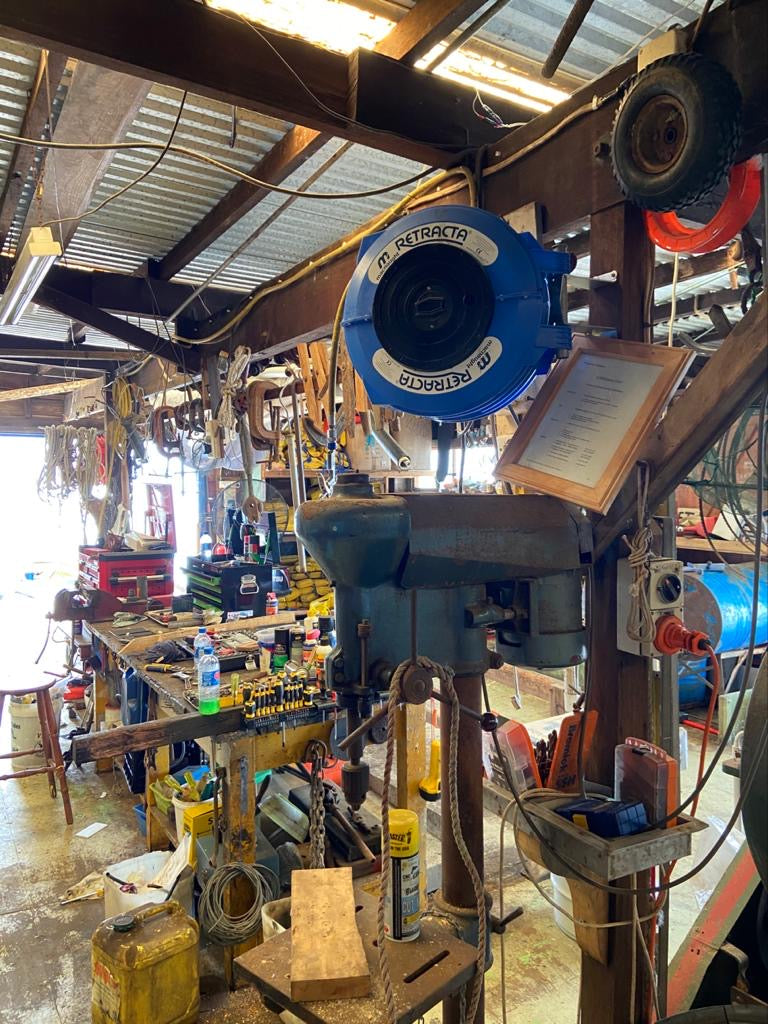 Macnaught R3 Engineered Thermoplastic Heavy Duty Hose Reel Air Water Service 3/8 inch x 65 ft 300 PSI Blue Case / Orange Hose PN# RO365B-02