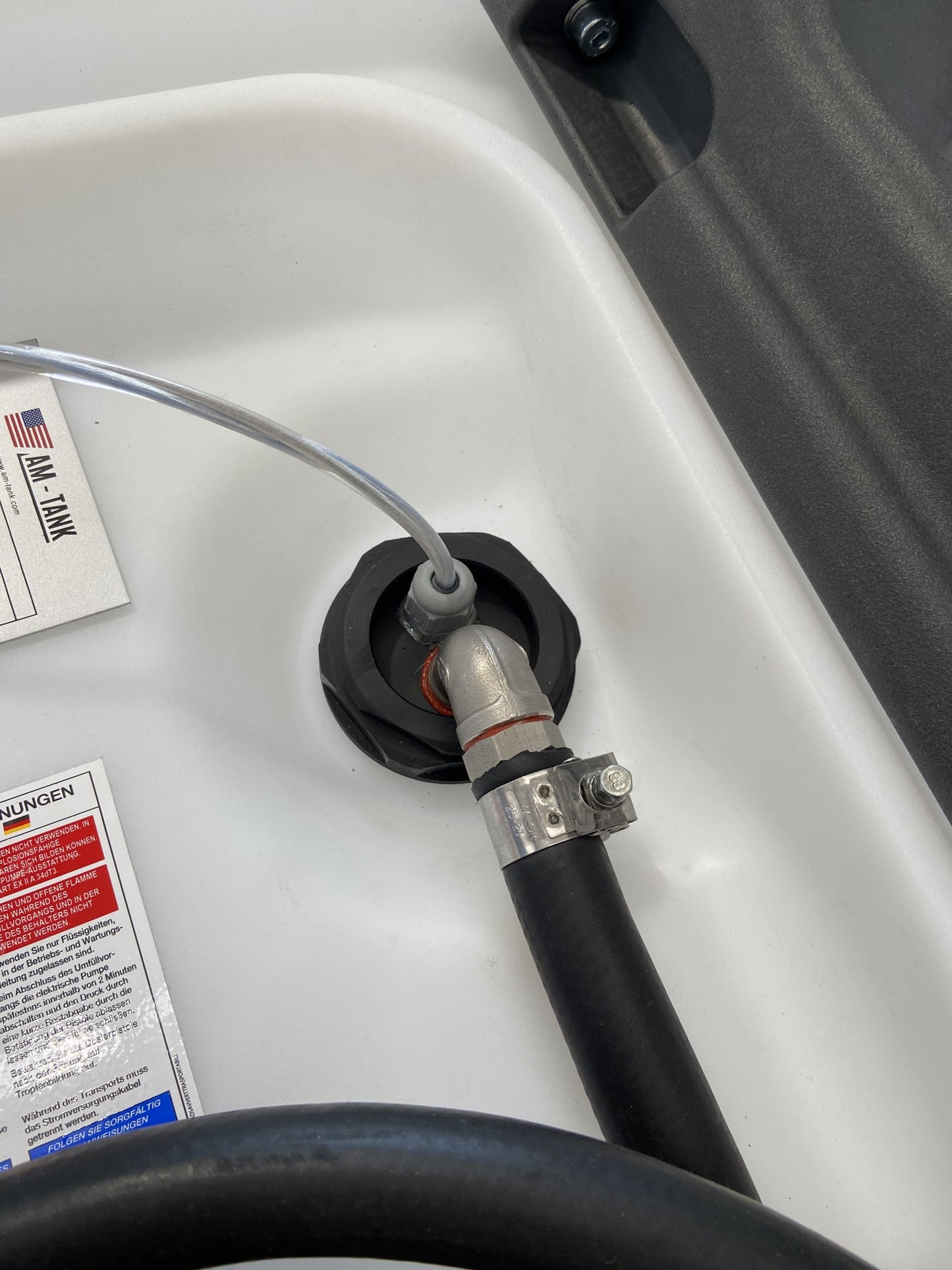 AM-Tank 40 Gallon DEF Transfer Tank w/ 12v Pump, Manual Nozzle